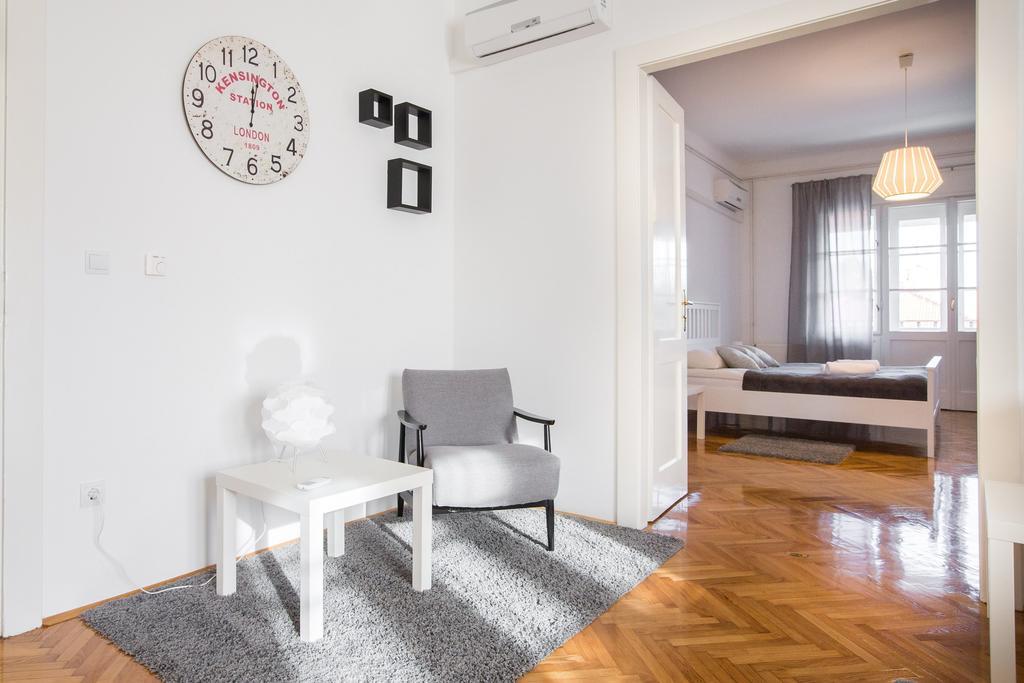 Ribnjak Apartment *